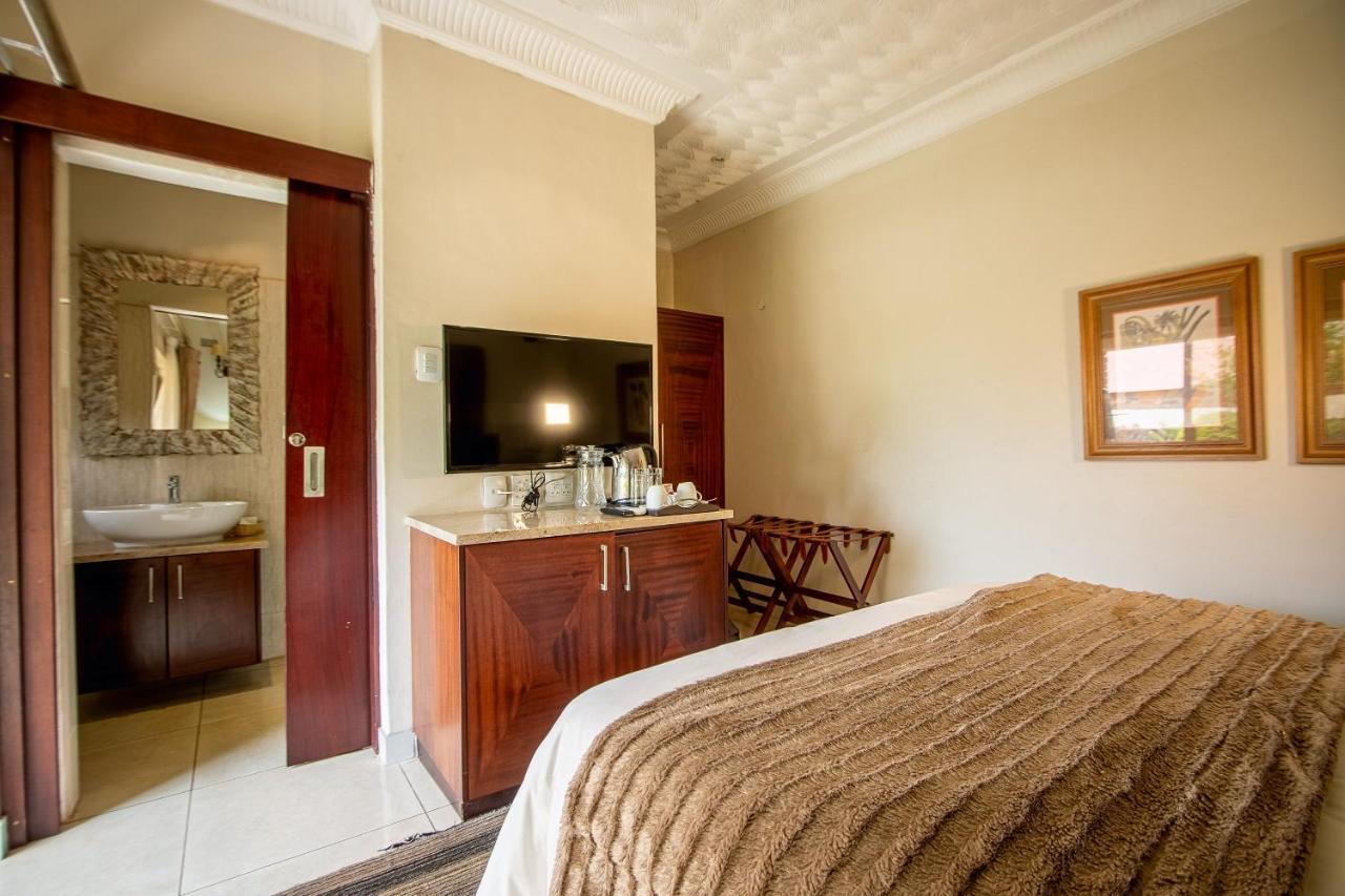 The Victoria Falls Deluxe Suites Bagian luar foto