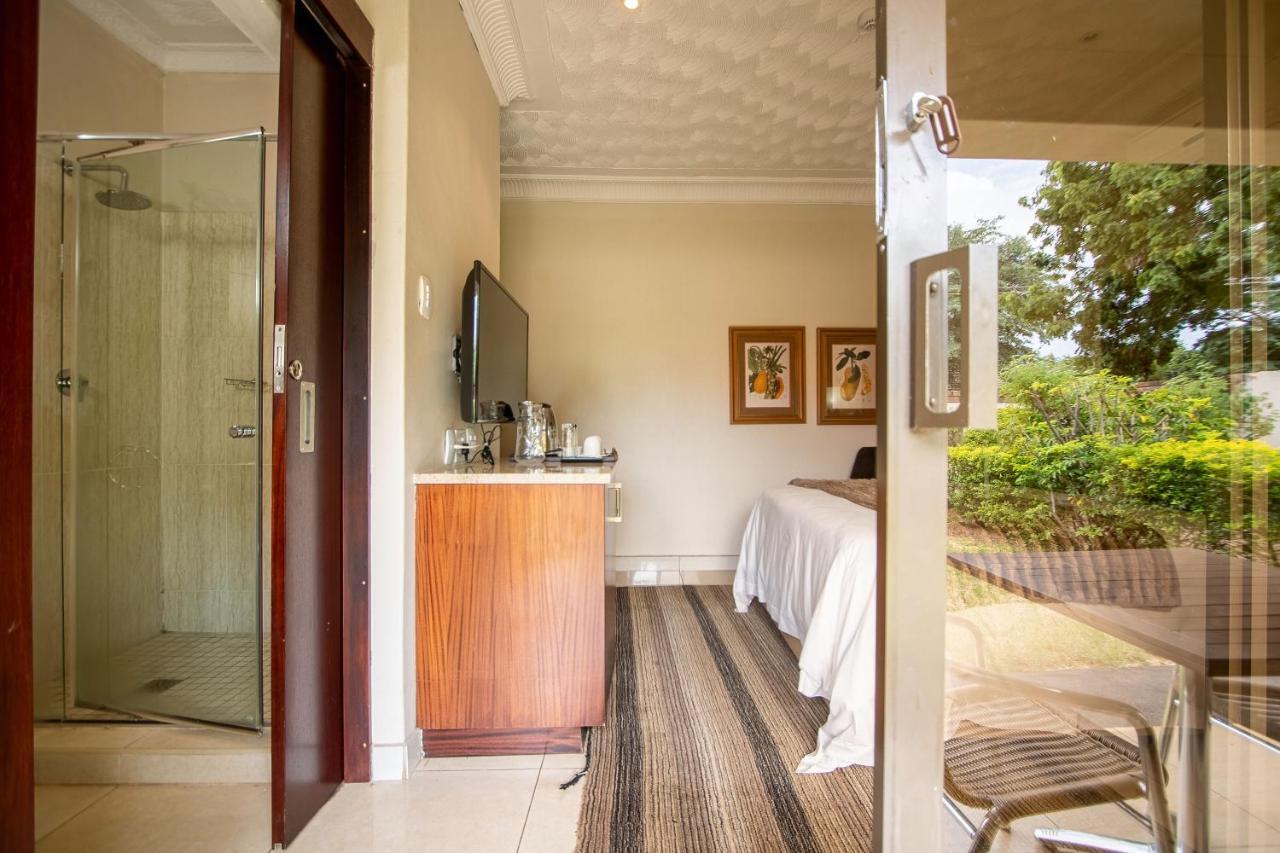 The Victoria Falls Deluxe Suites Bagian luar foto