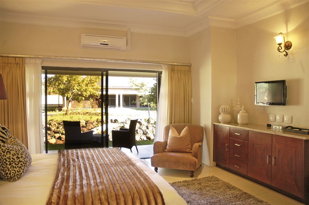 The Victoria Falls Deluxe Suites Bagian luar foto