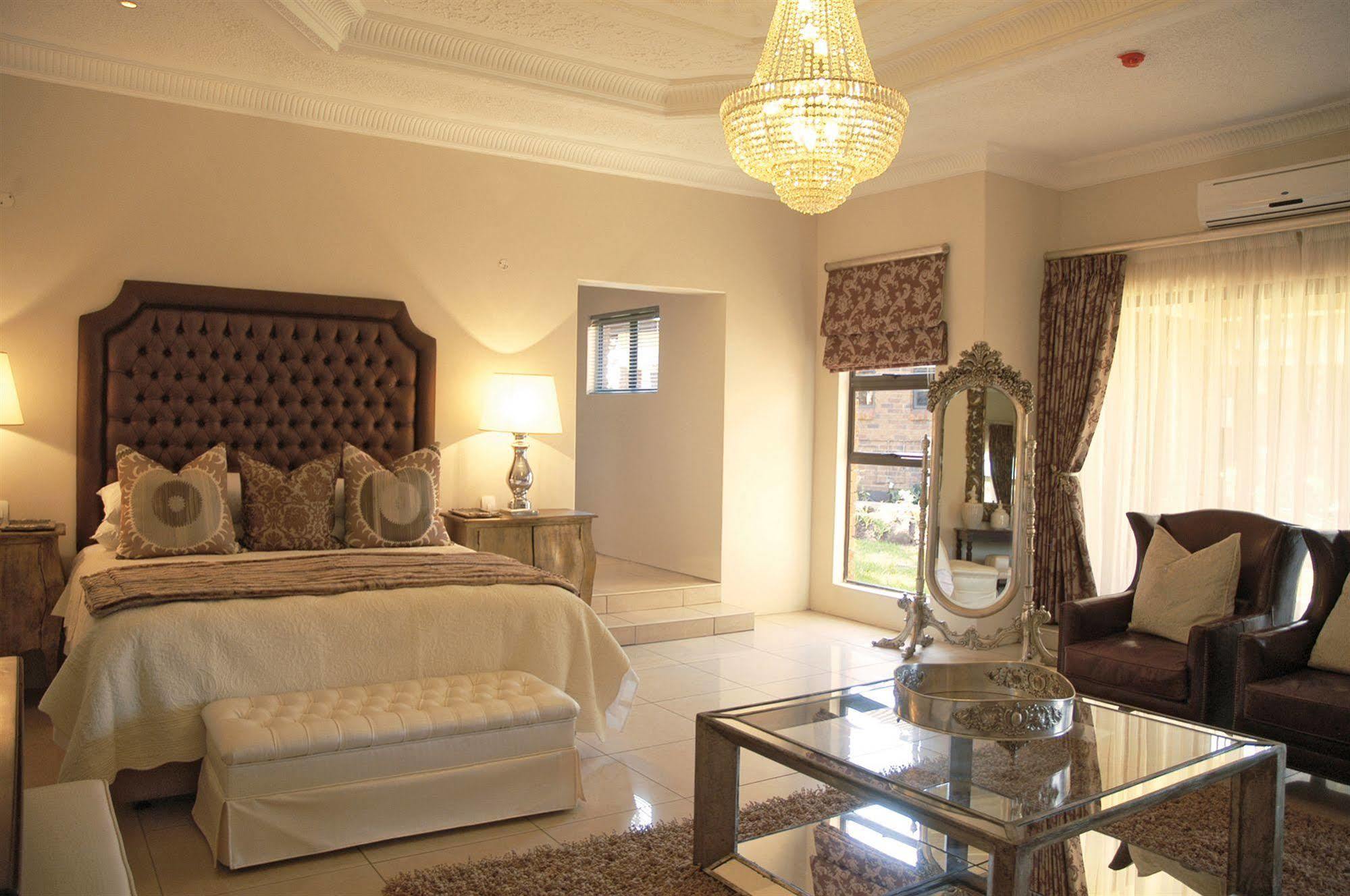 The Victoria Falls Deluxe Suites Bagian luar foto